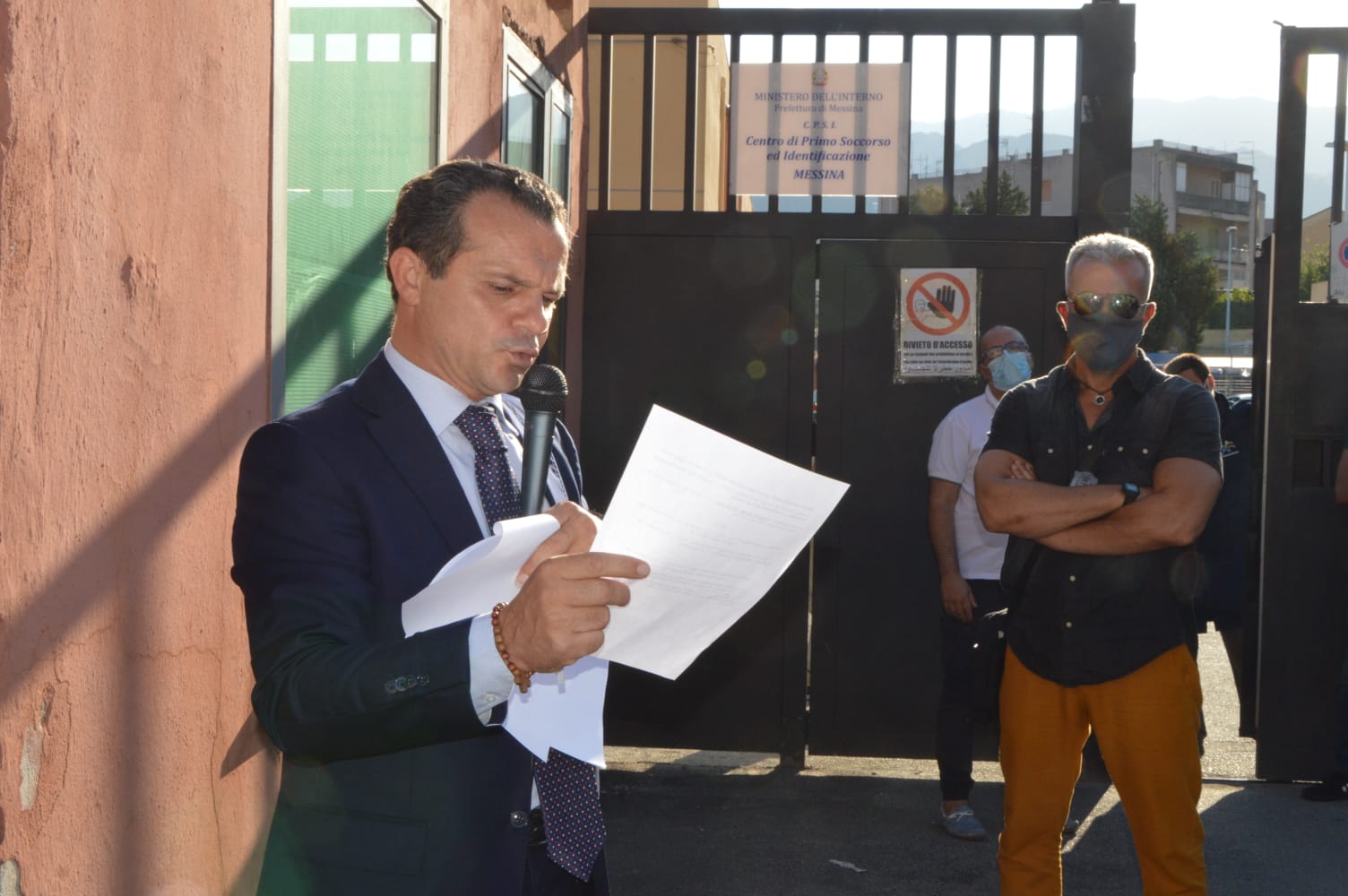 Hotspot Bisconte "abusivo", De Luca minaccia abbattimento