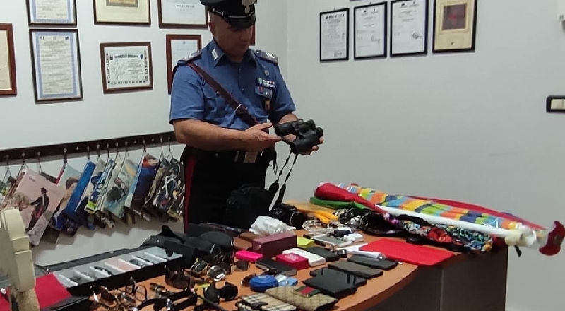 Svuotavano auto, presa banda di colombiani