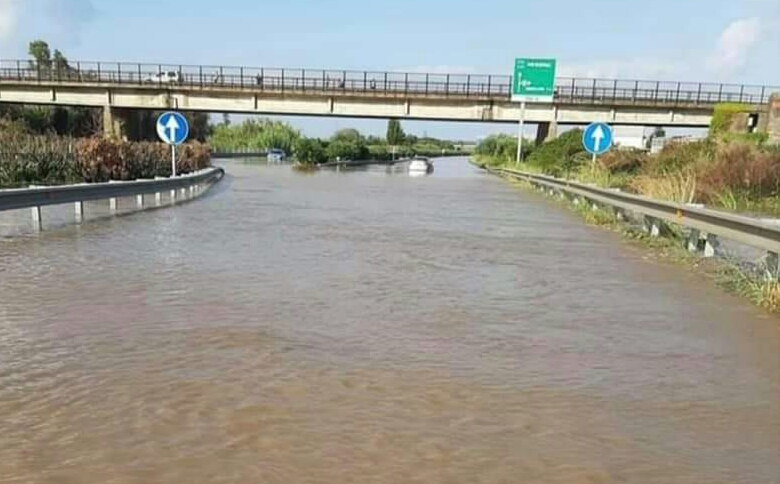 Esonda torrente, caos sull'A20 tra Barcellona e Milazzo