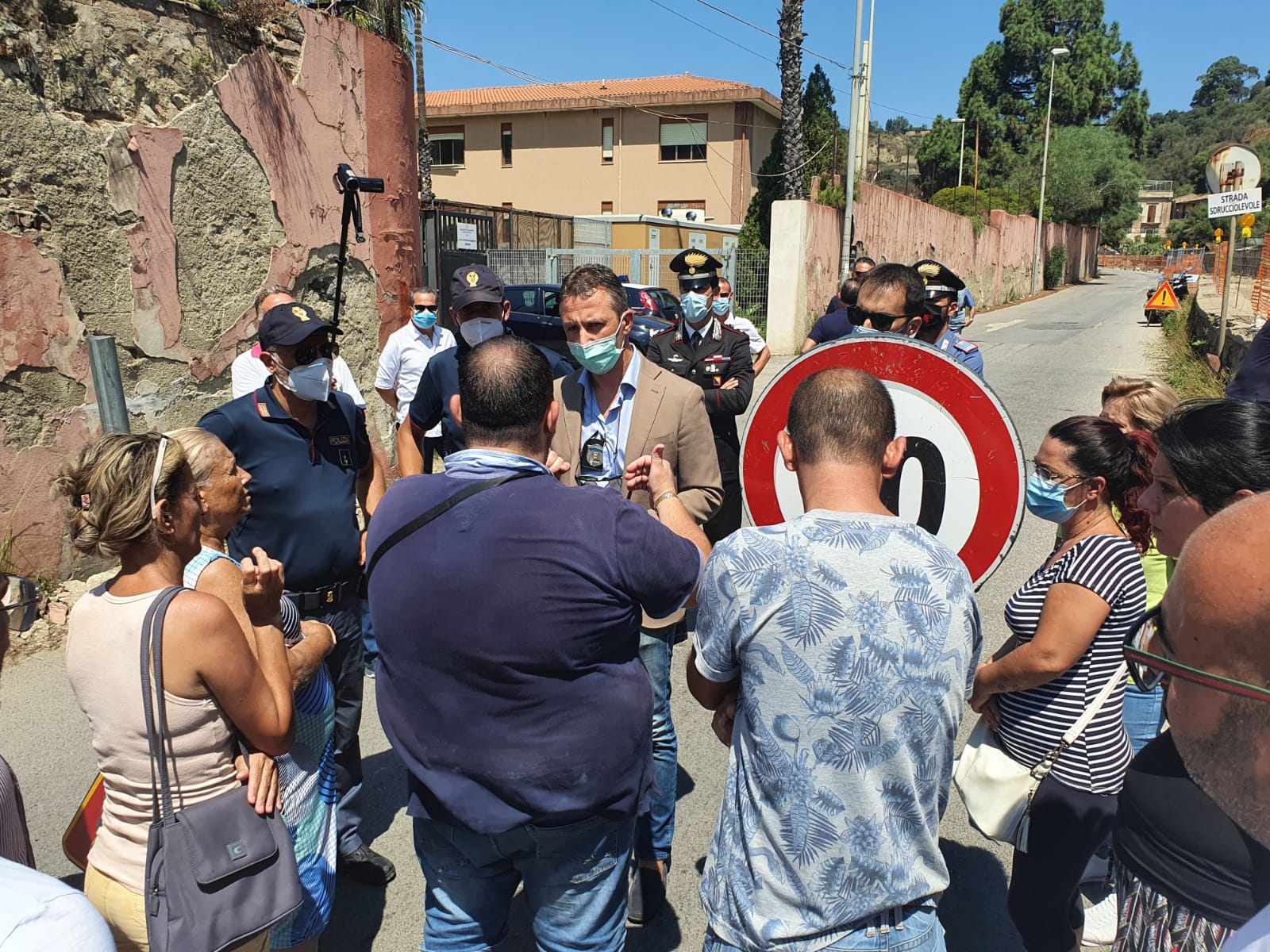 Bisconte, i residenti dichiarano guerra all'hotspot