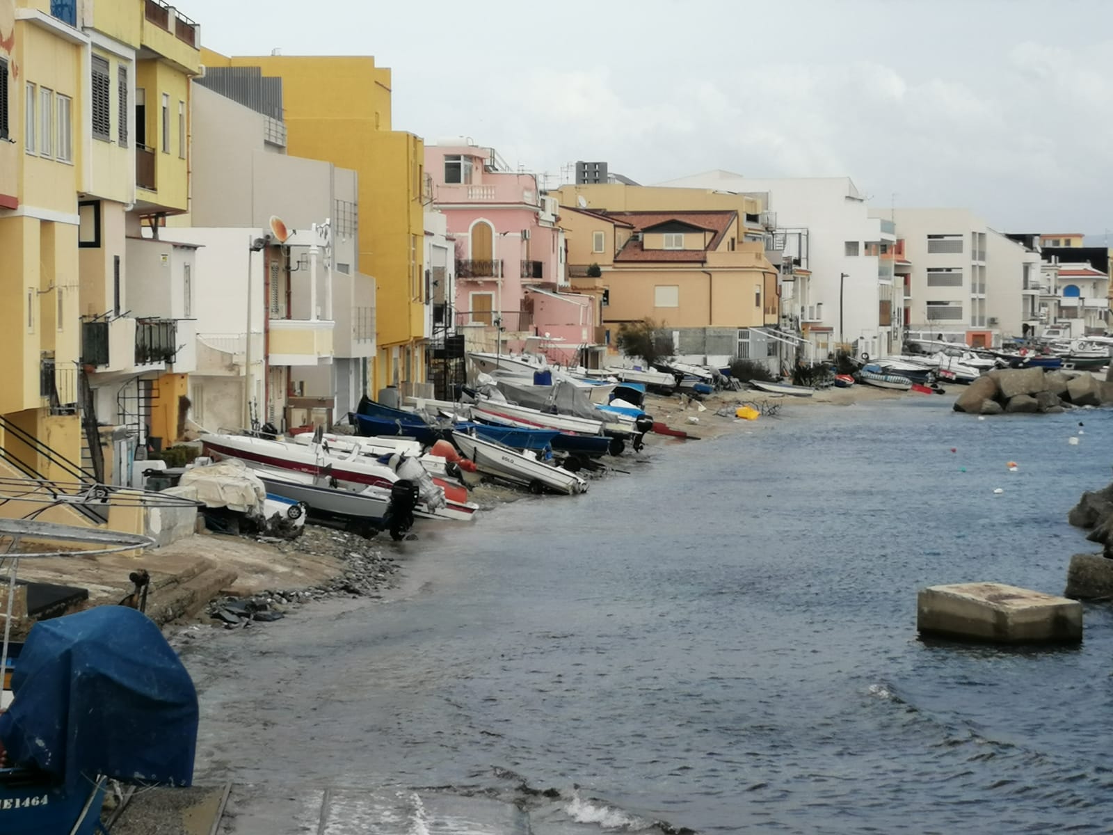 Torre Faro, l'allarme di Lambraio: "Una parte della costa sta scomparendo"