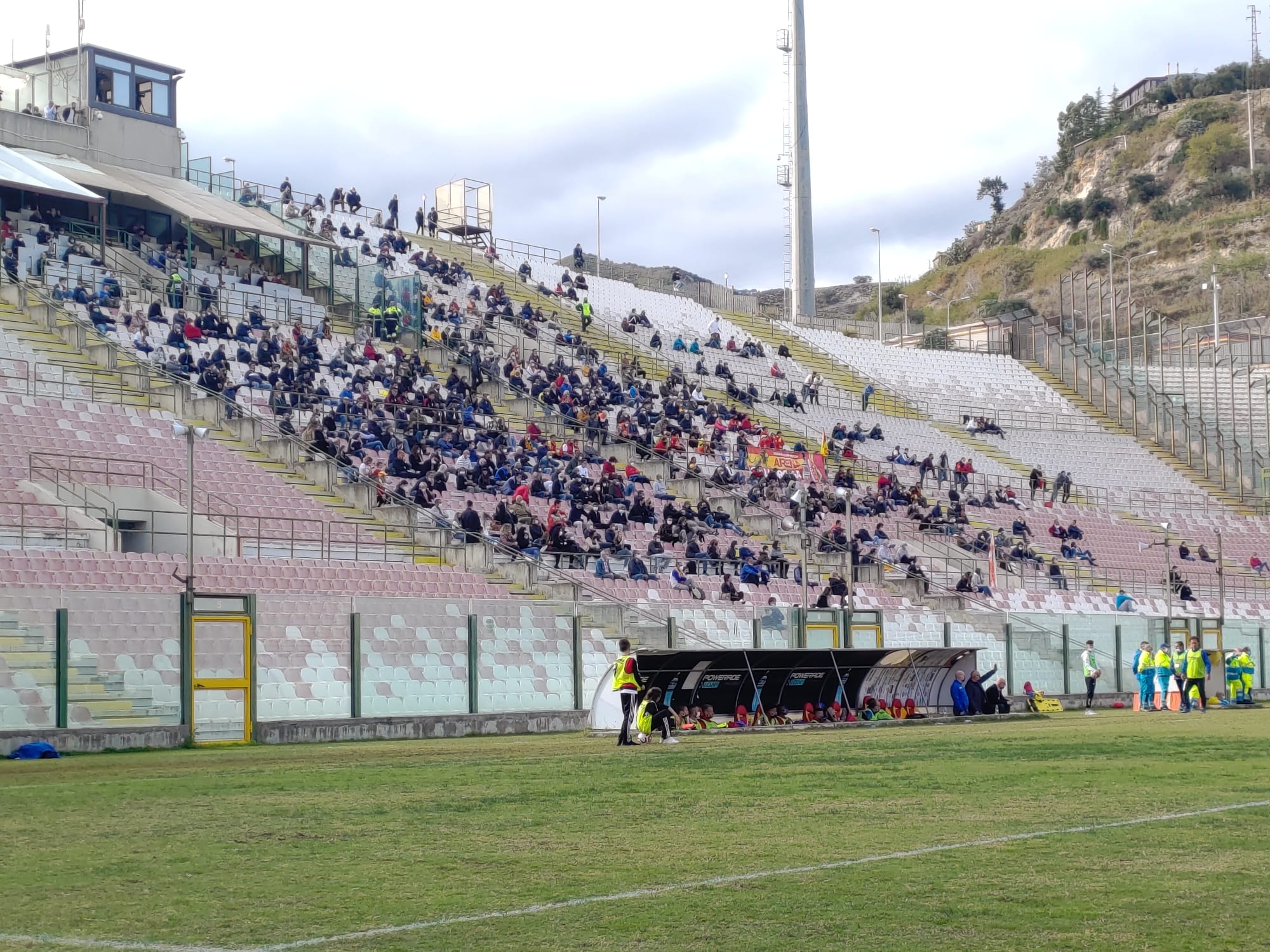 CALCIO SERIE D PRIMI TEMPI – Football Club Messina avanti con un rigore di Caballero