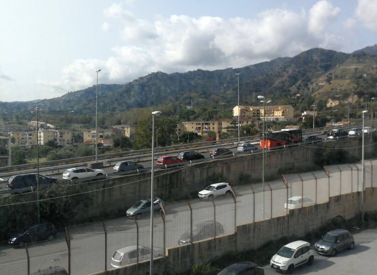 Tamponi drive in: traffico in tilt