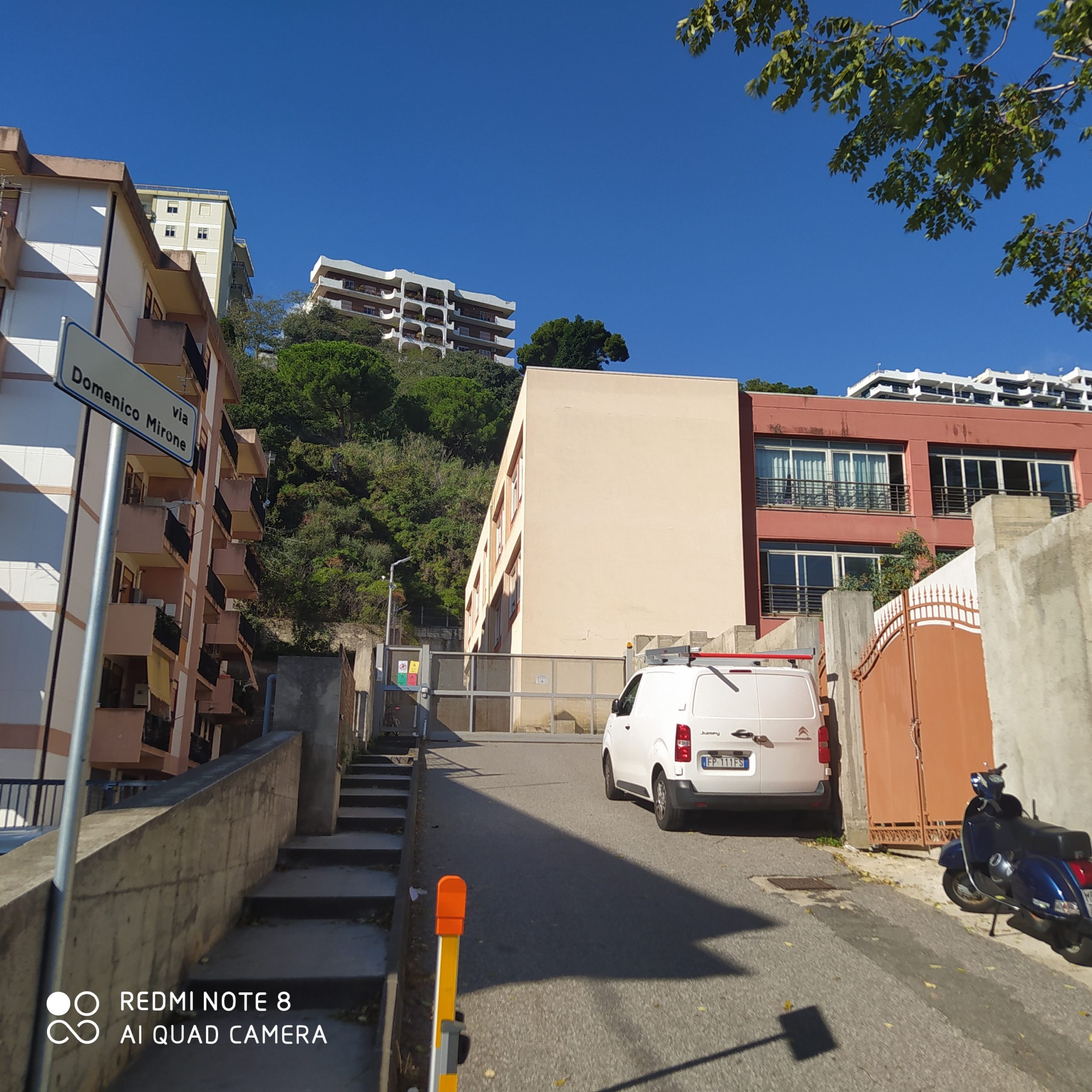 "Militari davanti alla scuola di Paradiso, stiamo esagerando"