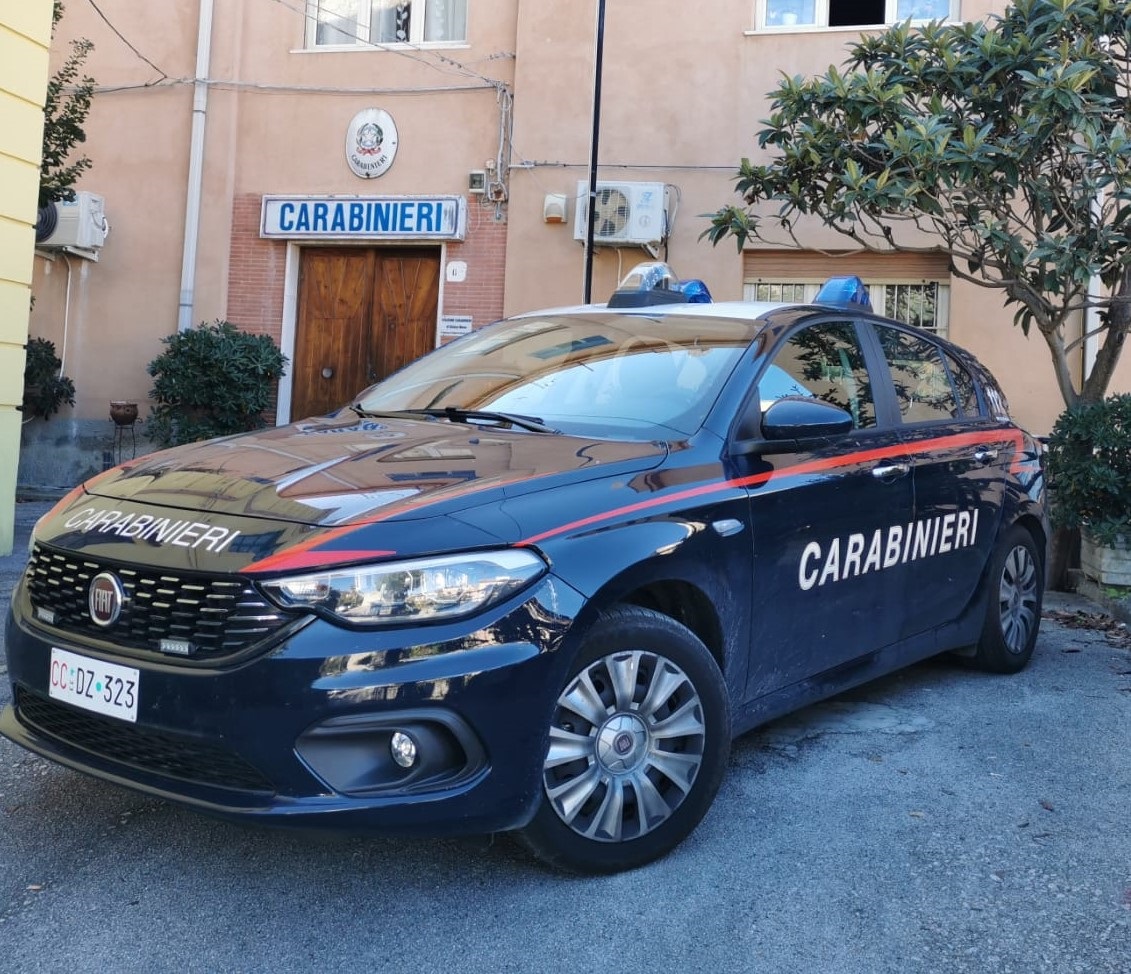 Atti sessuali su minore, 59enne scoperto dai carabinieri a Gioiosa