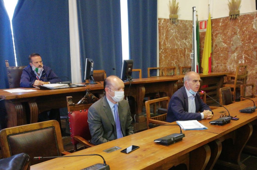 Messina 2 al buio, la questione approda in commissione