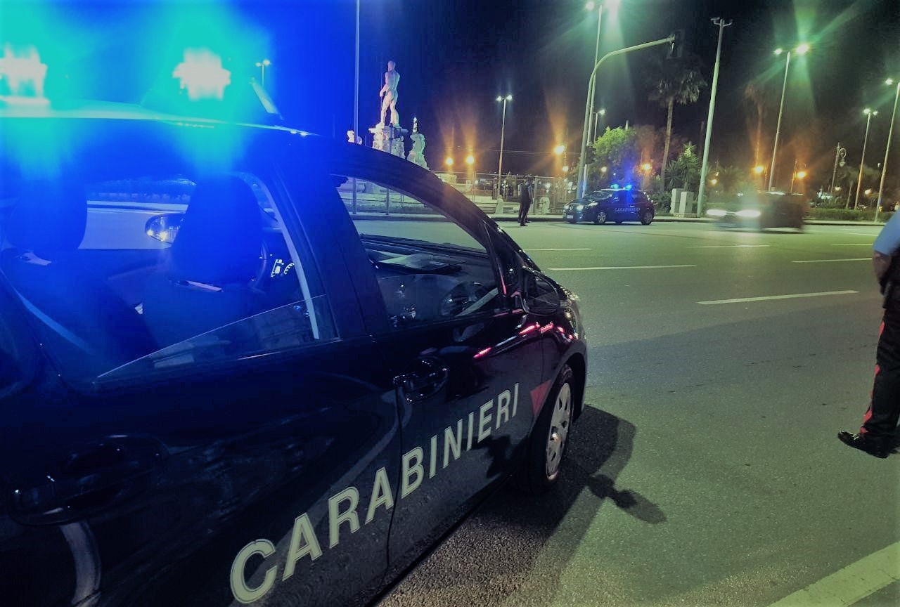 Messina, giro di vite dei carabinieri: scattano 2 arresti e 2 denunce