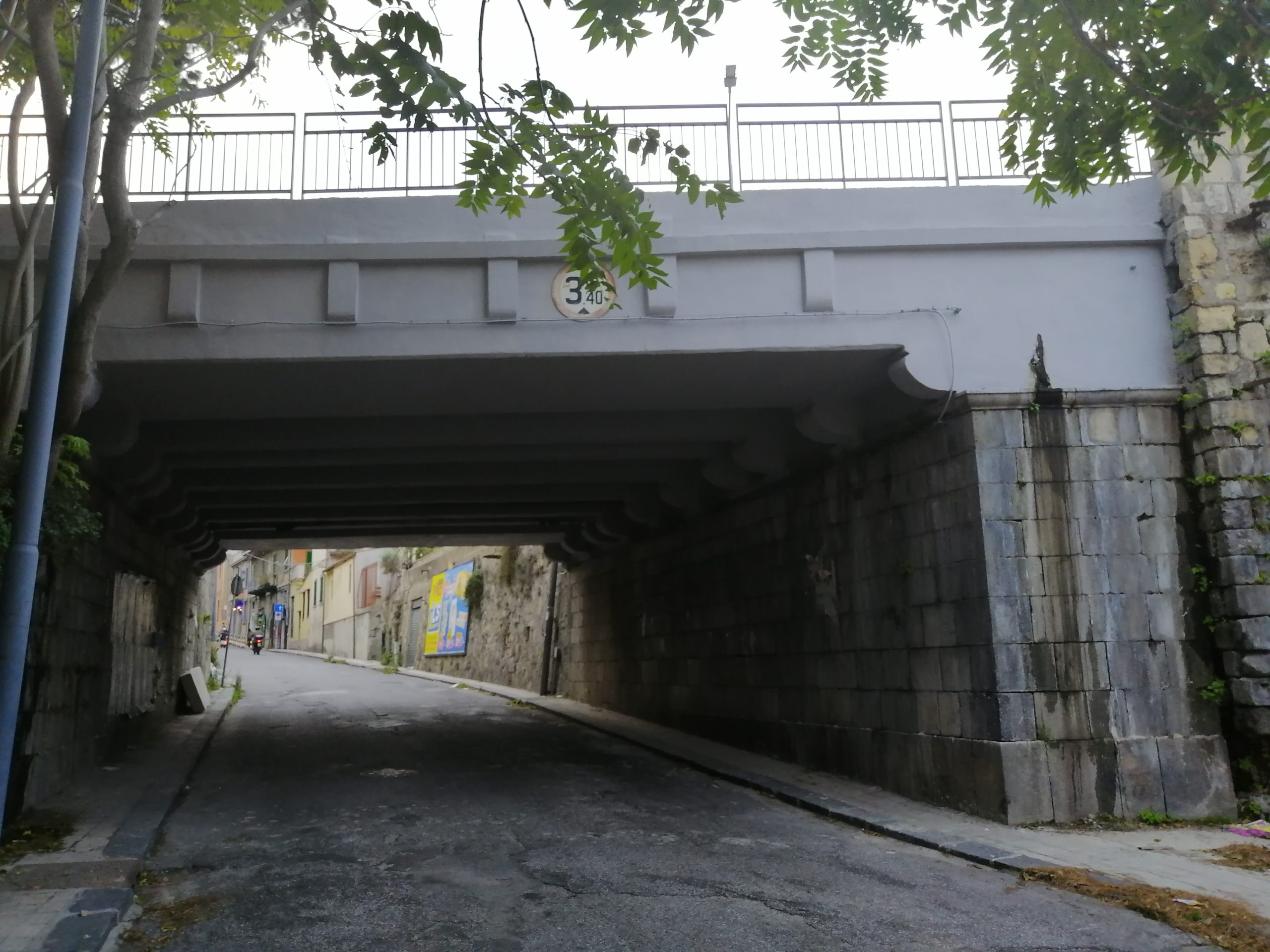Ponte via Santa Marta, "Le crepe sono state causate da autocarri"