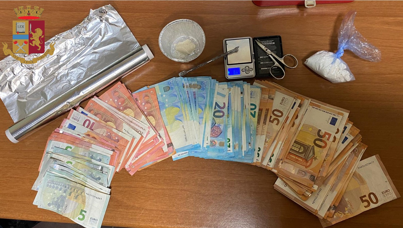 Cocaina e crack a Fondo Fucile: pusher in manette