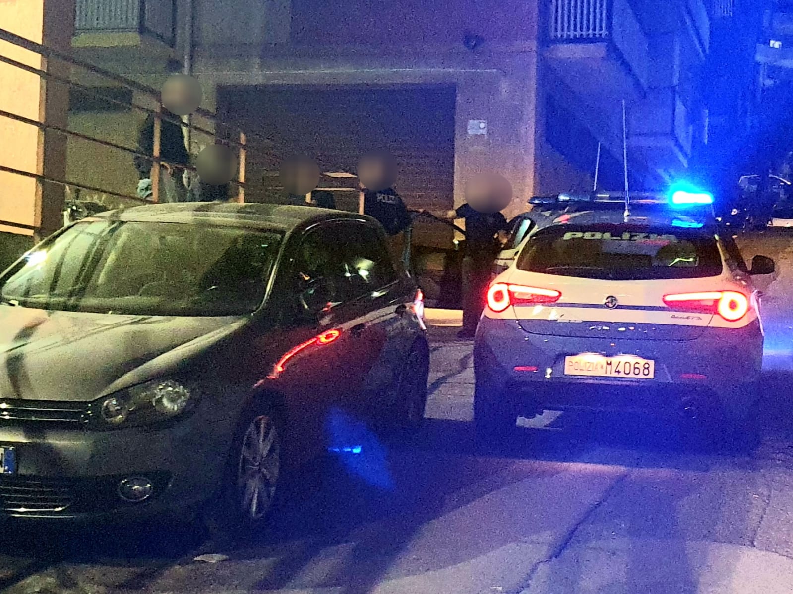 Ruba portafogli, ma viene bloccato da poliziotto libero dal servizio