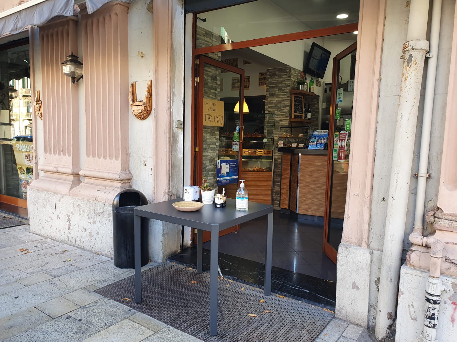 Dpcm, anche il caffè si consumerà da asporto