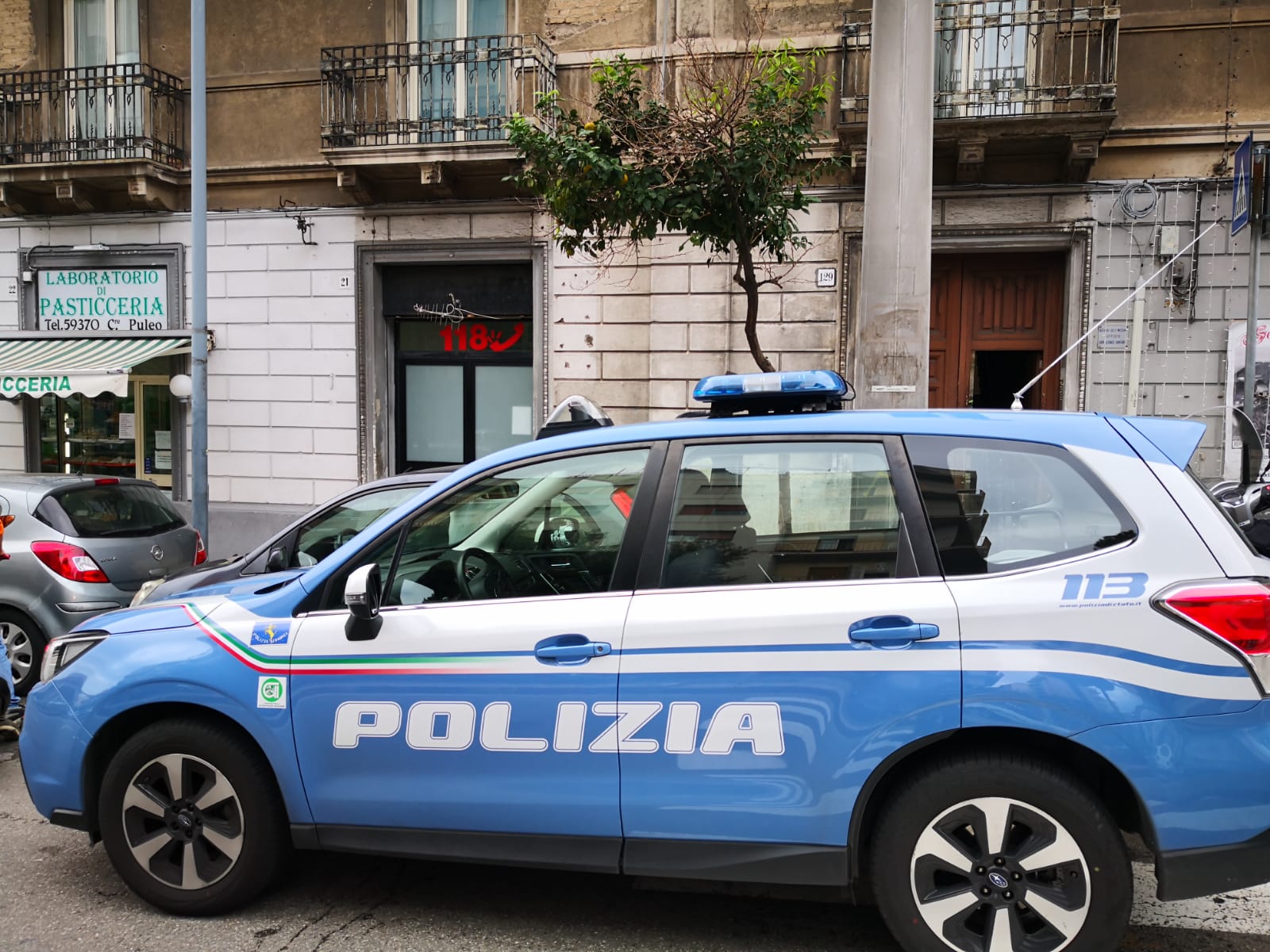 A20: anziano colto da malore: provvidenziale salvataggio della Polstrada