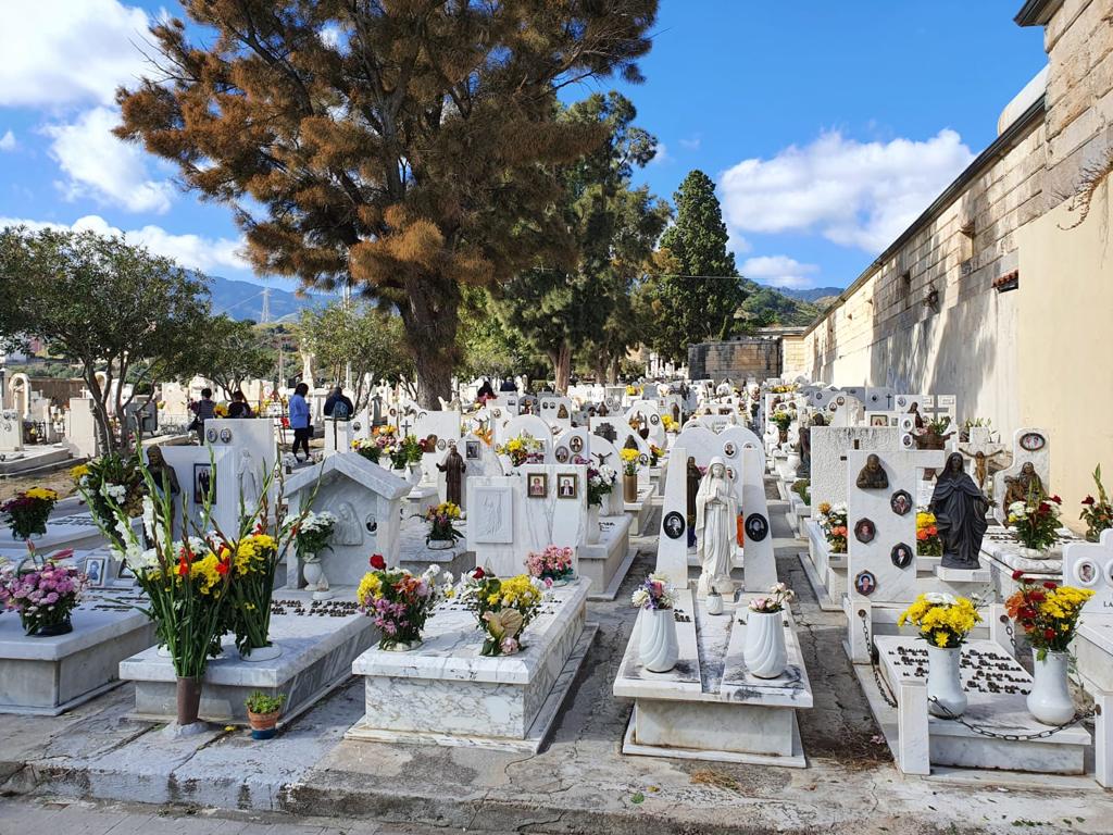 Cimiteri cittadini, Oteri: “Trionfalismi a parte, la verità è il degrado”