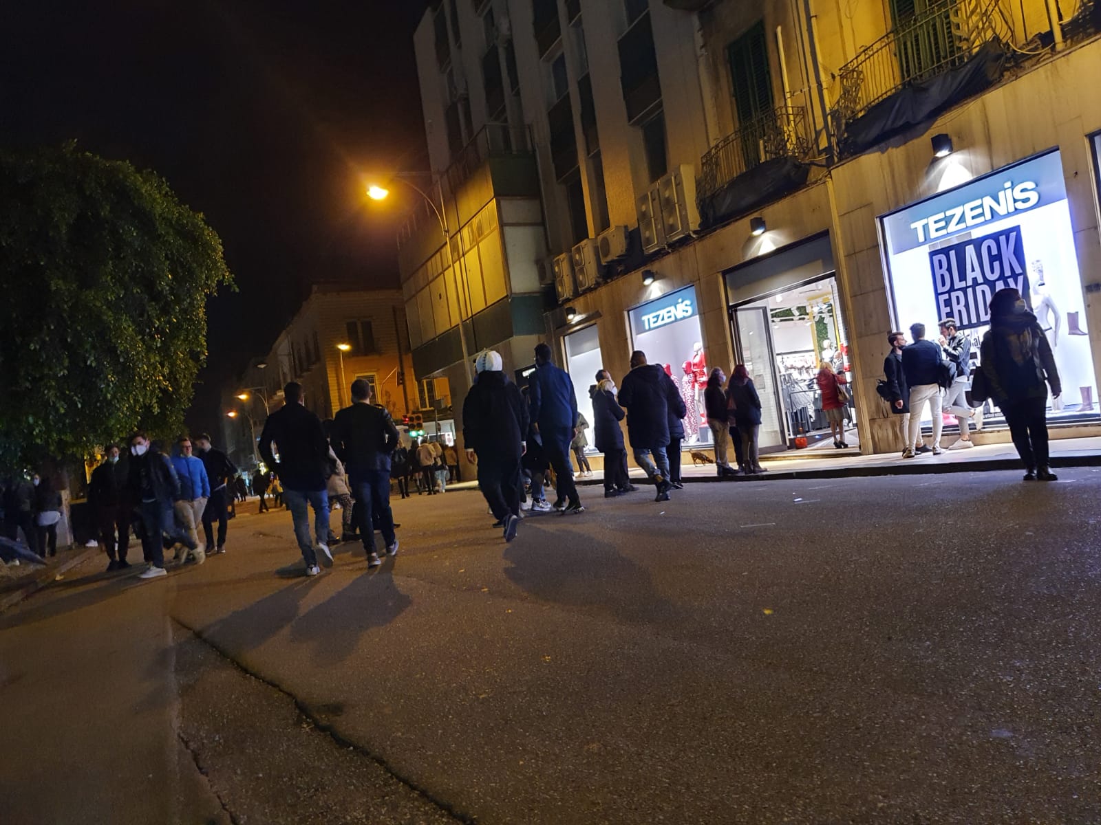 Messina zona gialla: negozi presi d'assalto