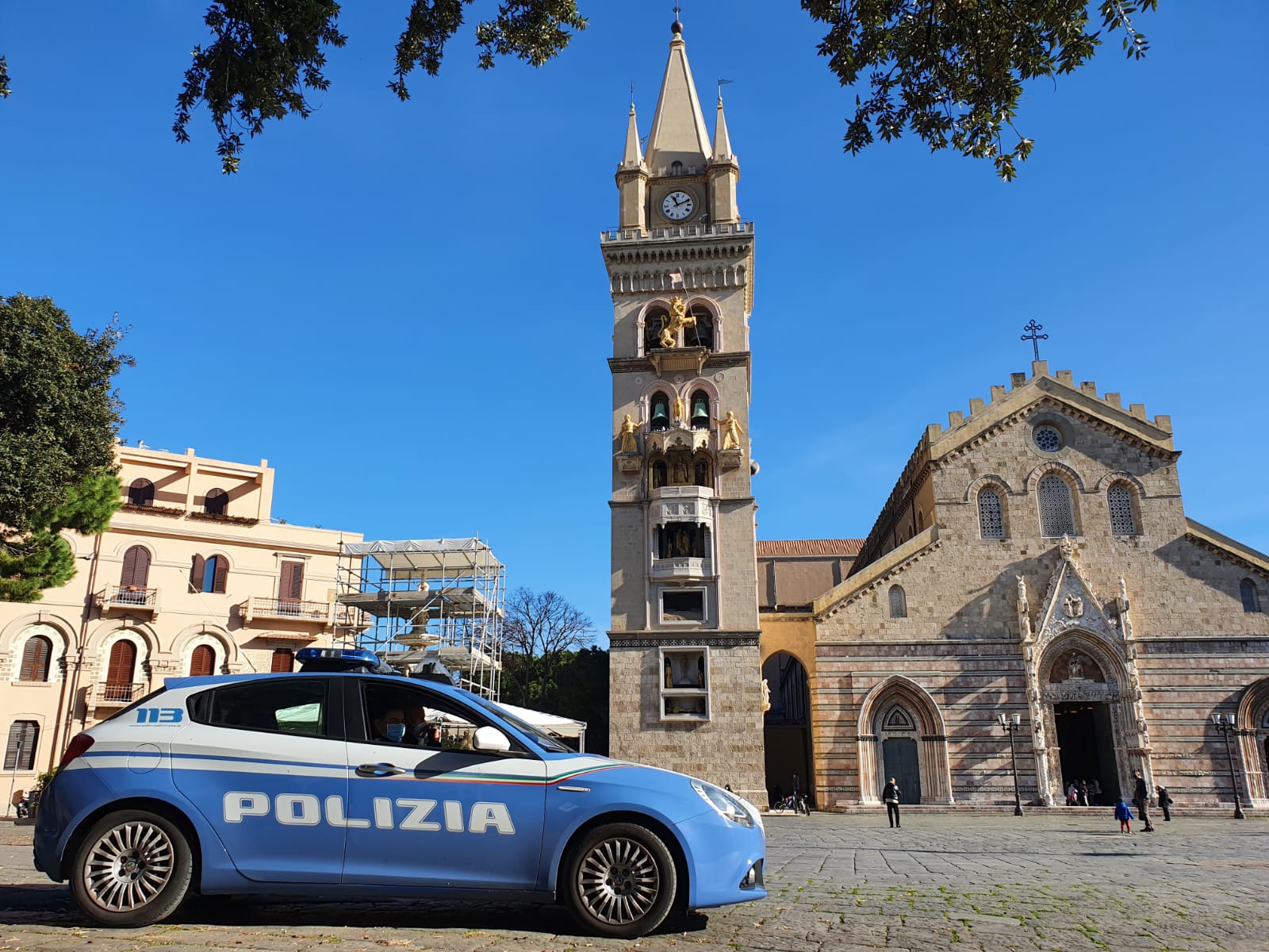 Aggredisce compagna davanti al figlio, arrestato