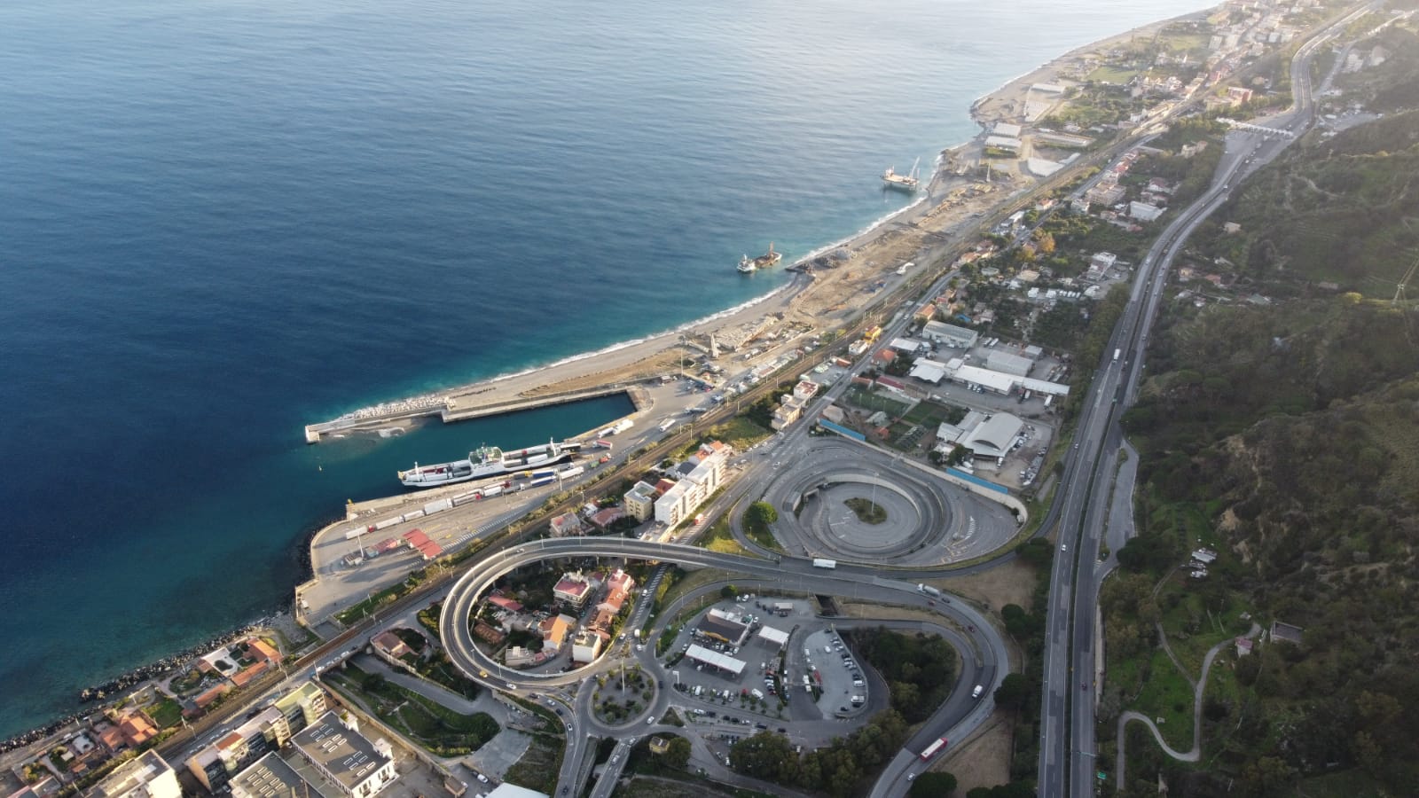 Concessioni portuali, clausole sociali per tutelare lavoratori