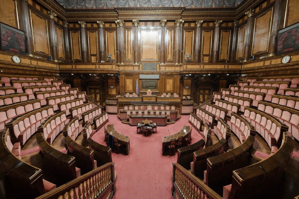 Governo, il Senato vota la fiducia con 156 Sì