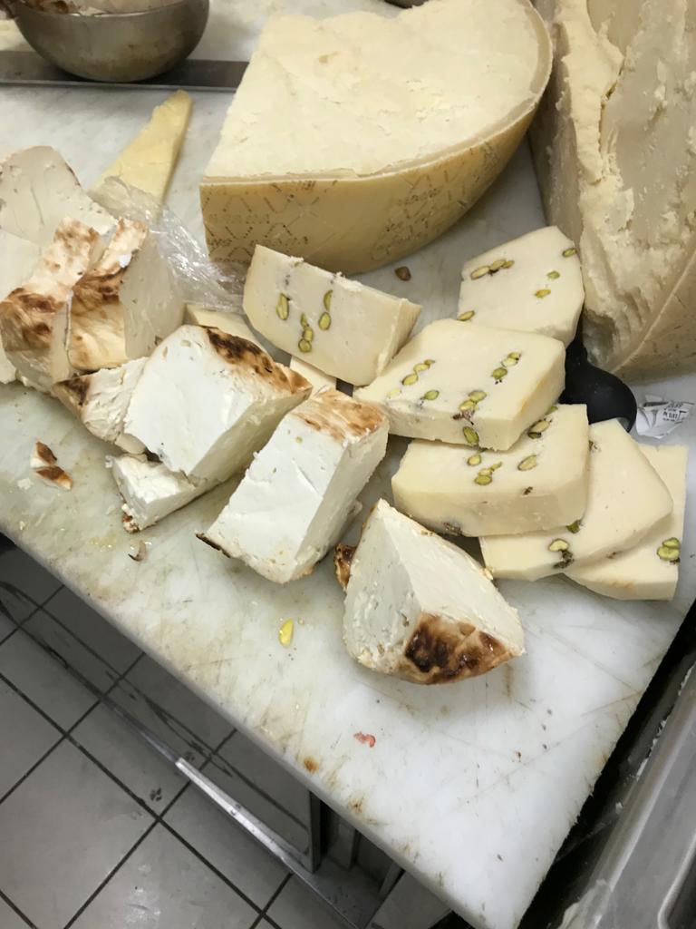 Vendita alimenti, scovate due attività non a norma: sanzionate