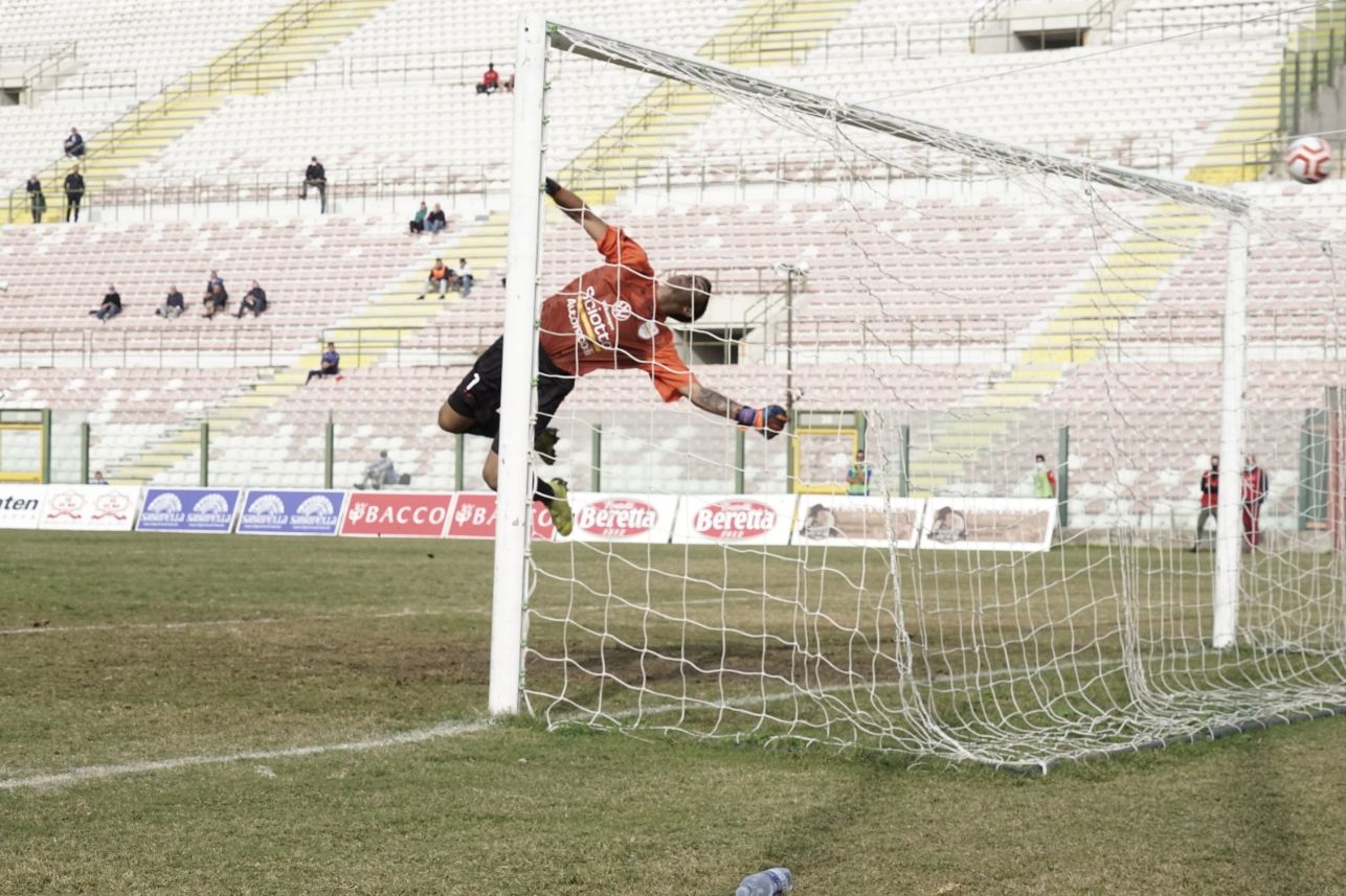 CALCIO SERIE D PRIMI TEMPI – FC Messina avanti a Biancavilla. ACR sfortunato ancora fermo sul nulla di fatto