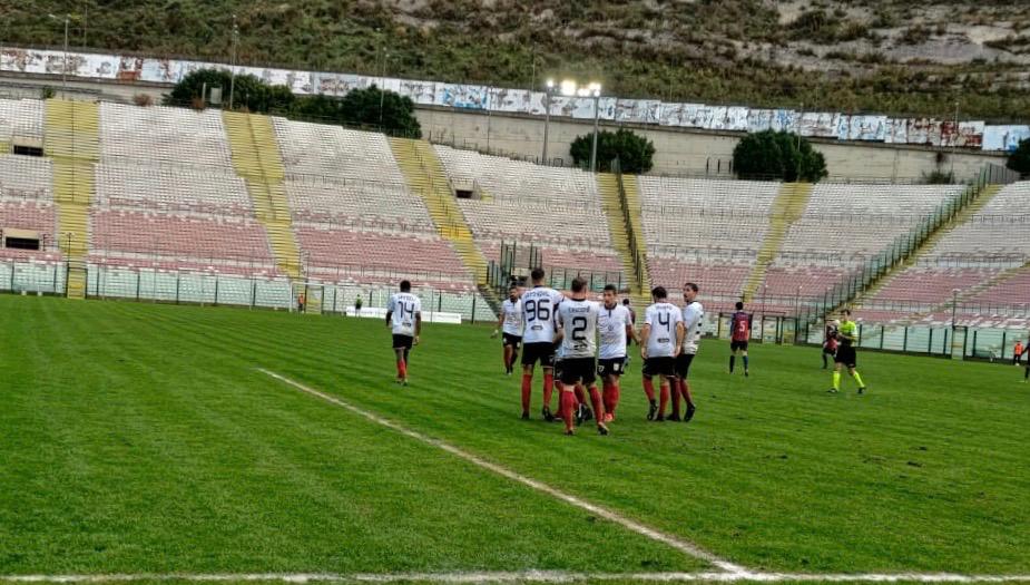 CALCIO SERIE D – ACR Messina gioca a tennis col Troina. FC Messina punto d'oro col Gelbison