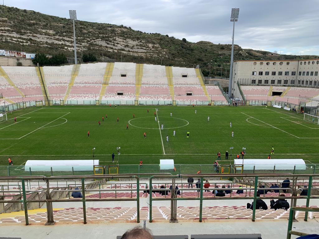 CALCIO SERIE D – ACR Messina vince e vola in vetta. Football Club corsaro a Biancavilla