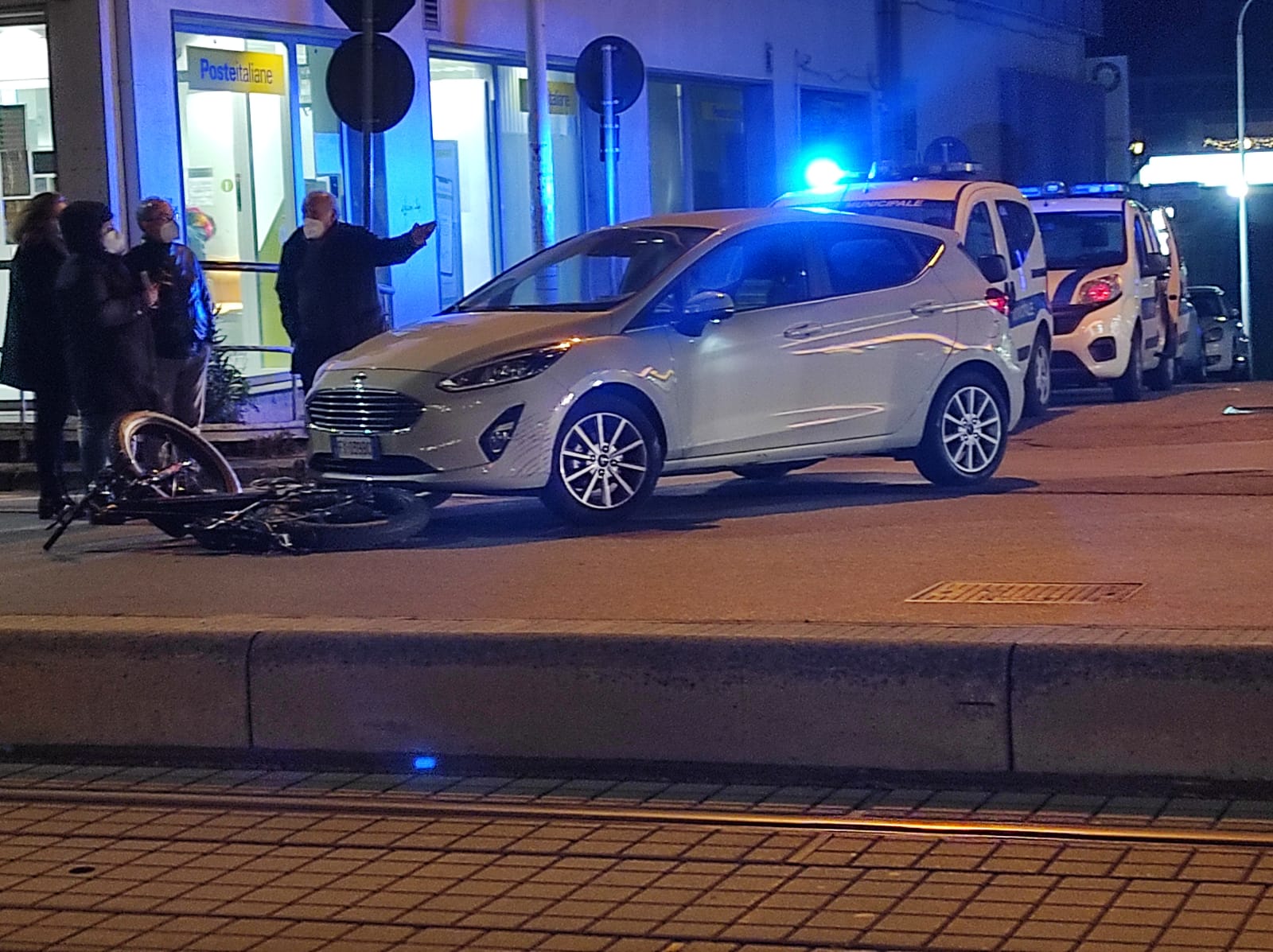 Auto contro bici elettrica in via Bonino