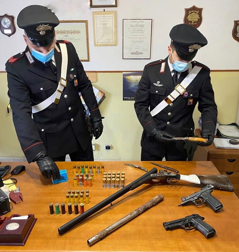 Armi e munizioni: raffica di sequestri nei casolari sui Nebrodi