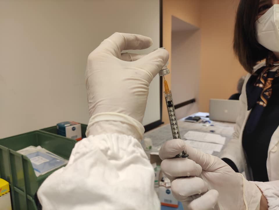 Avviata la campagna vaccinale per gli over 80: 76 mila prenotazioni in 24 ore