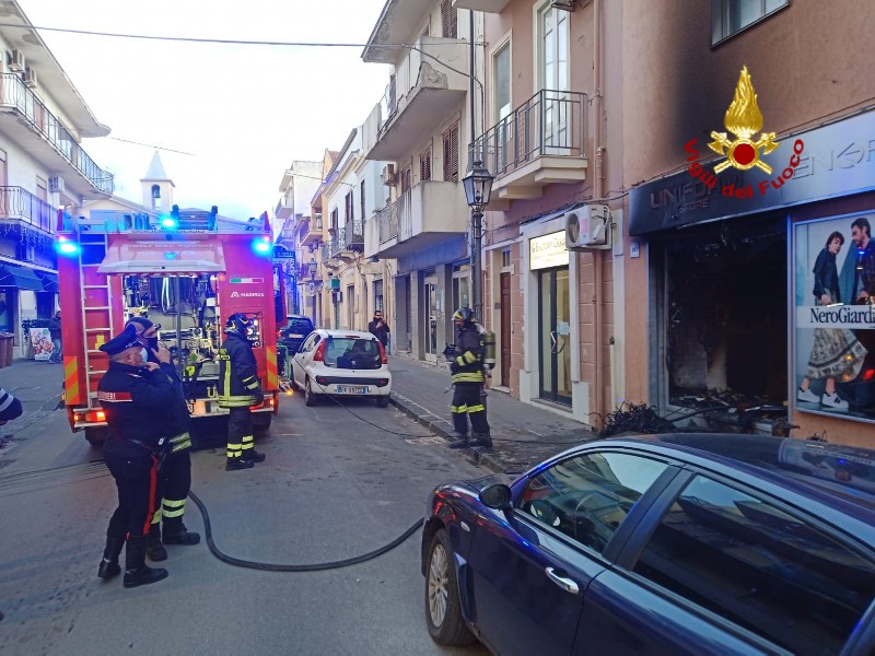 Capodanno di fuoco a Barcellona: due incendi in poche ore