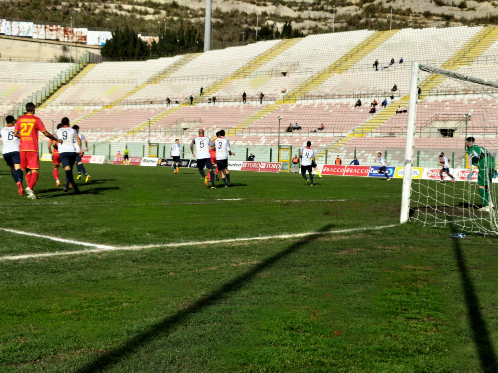 CALCIO SERIE D – Una doppietta di Caballero ed un gol di Fissore premiano il FC Messina nel primo tempo