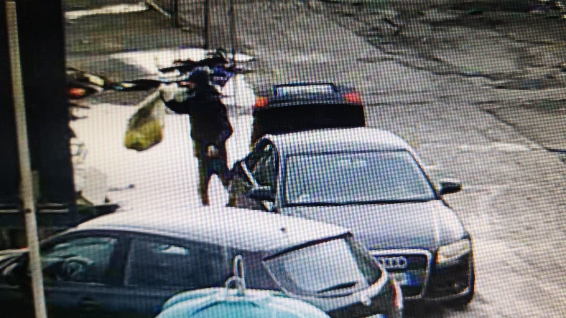 Serviti dalla differenziata ma gettano rifiuti altrove: raffica di multe