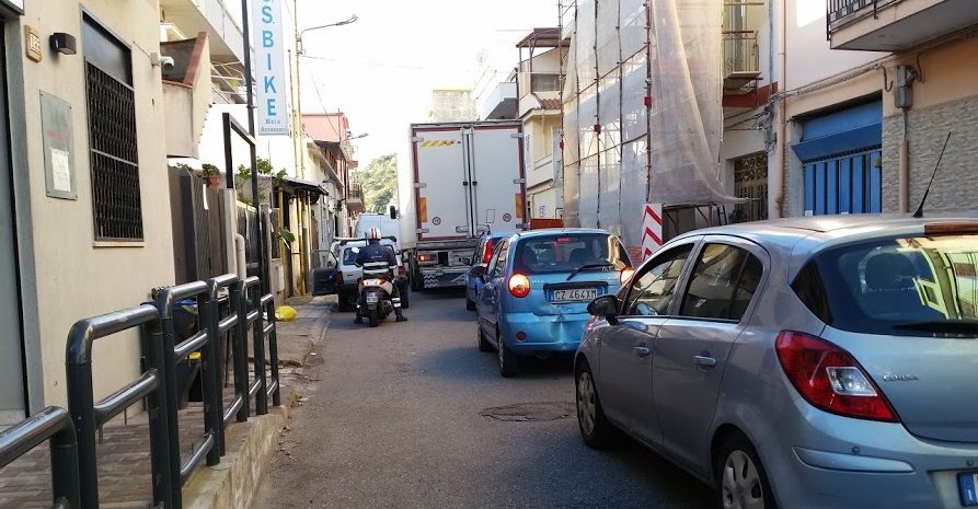 Tour delle periferie di De Luca, M5S: “La montagna ha partorito il topolino”