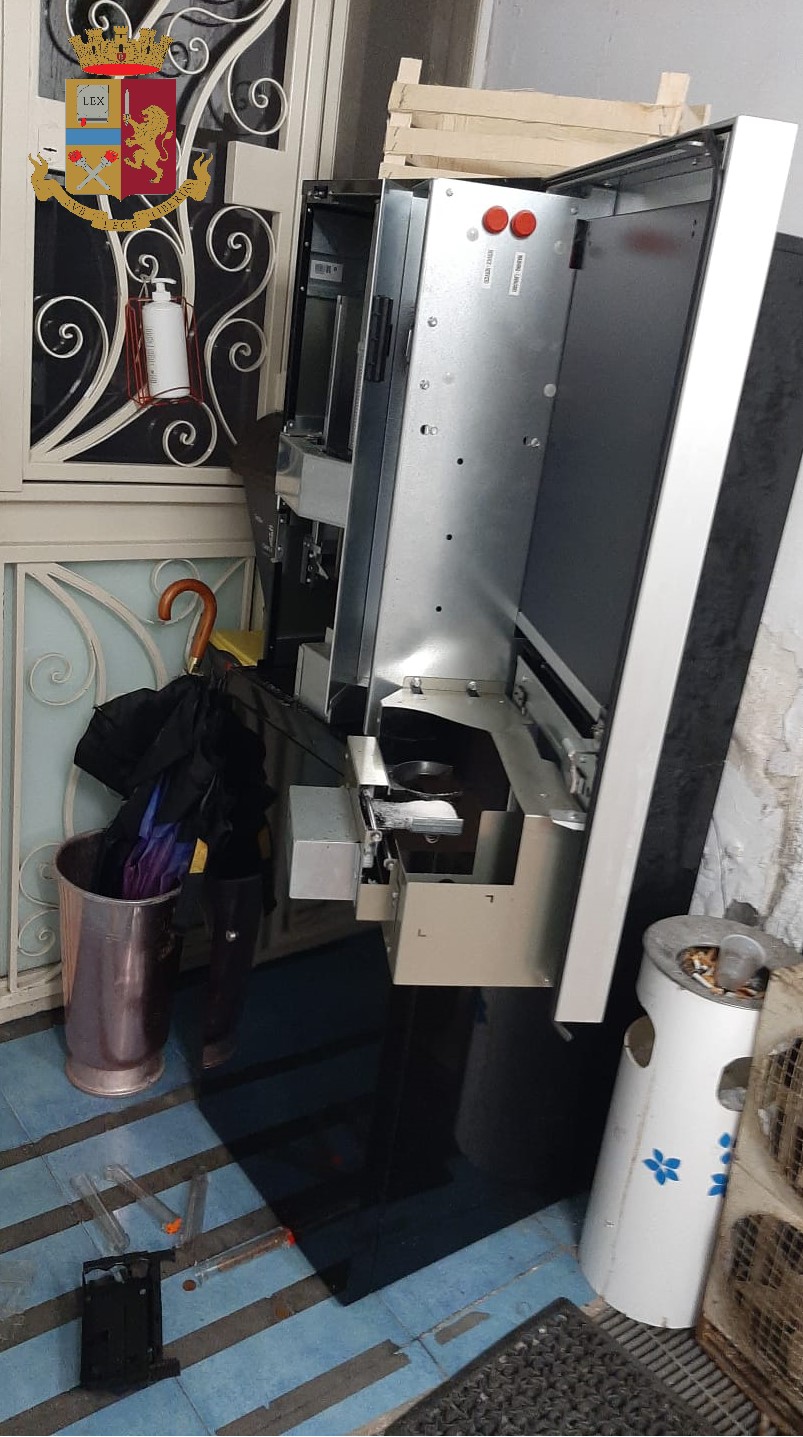 Ruba in uno studio veterinario: 35enne finisce in manette