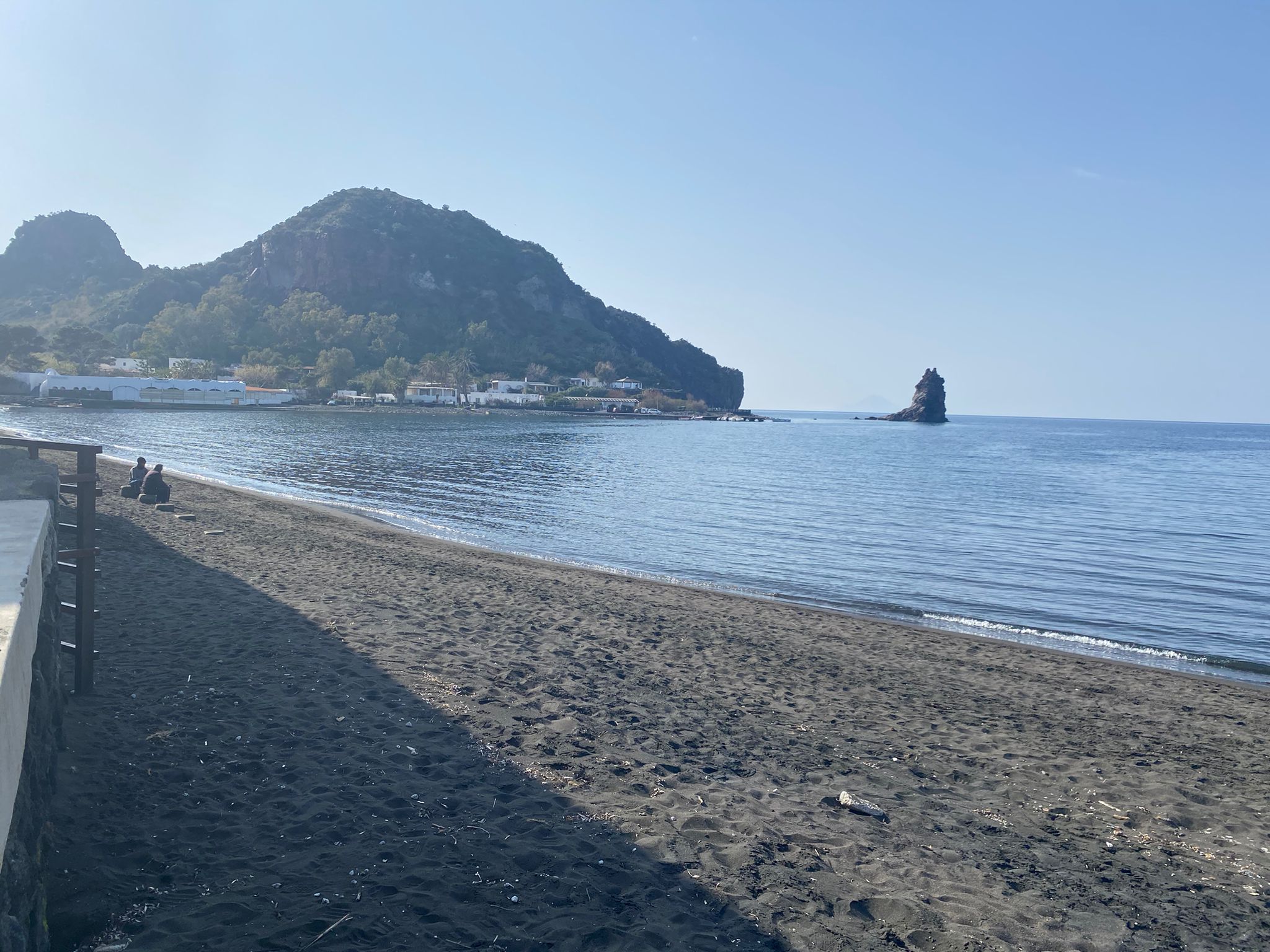 Vulcano, proroga emergenza: amarezza per gli abitanti