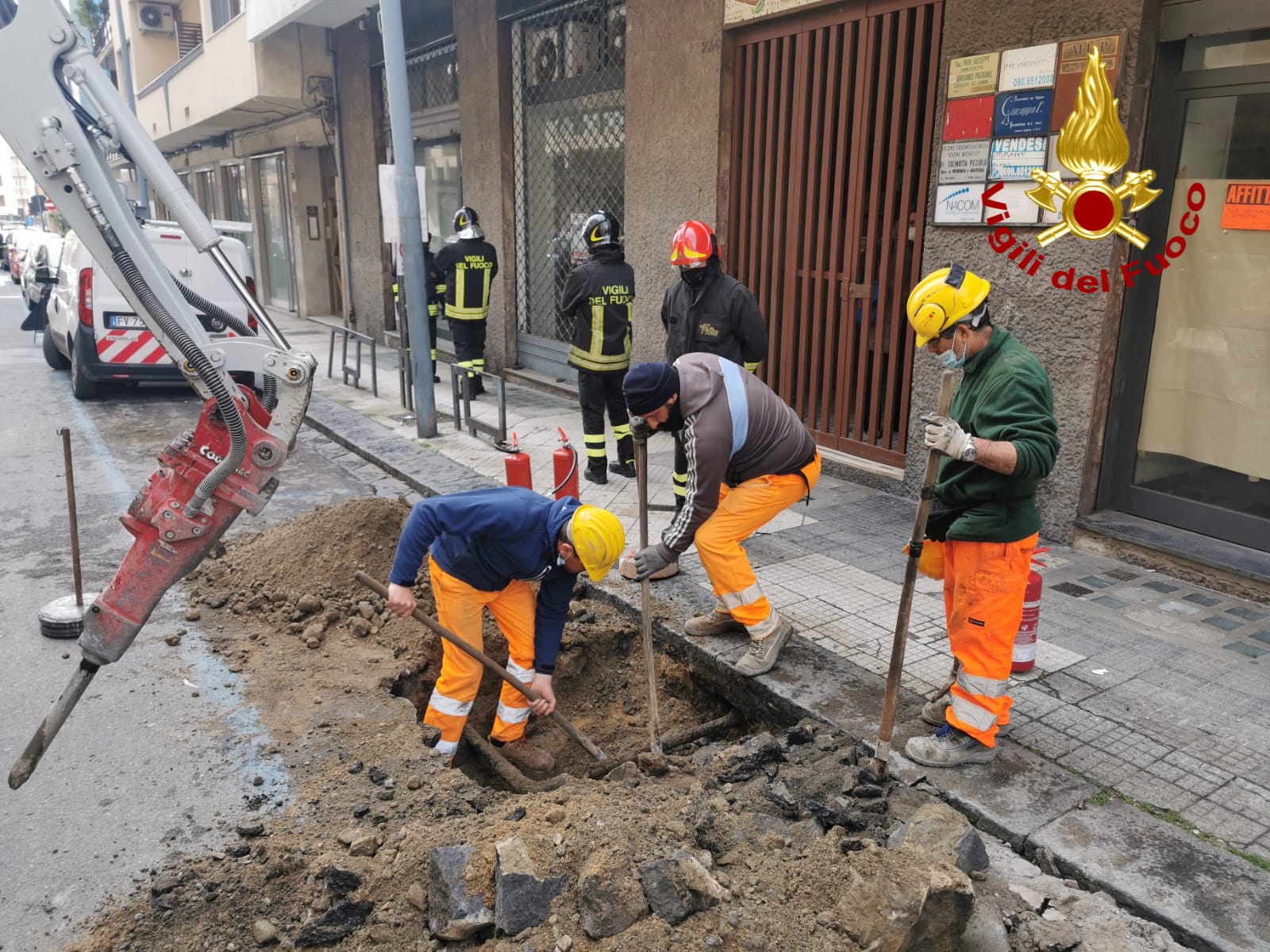 Paura in città: fuga di gas durante il passaggio della fibra