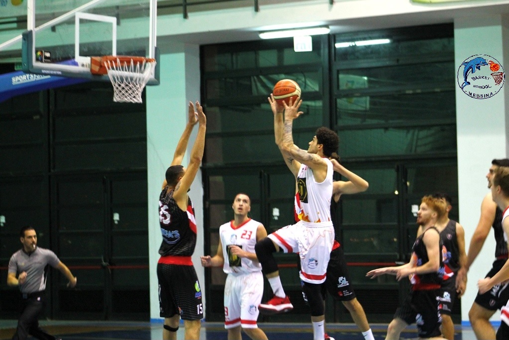 BASKET – Gold & Gold Messina cerca il primo successo in campionato a Gravina
