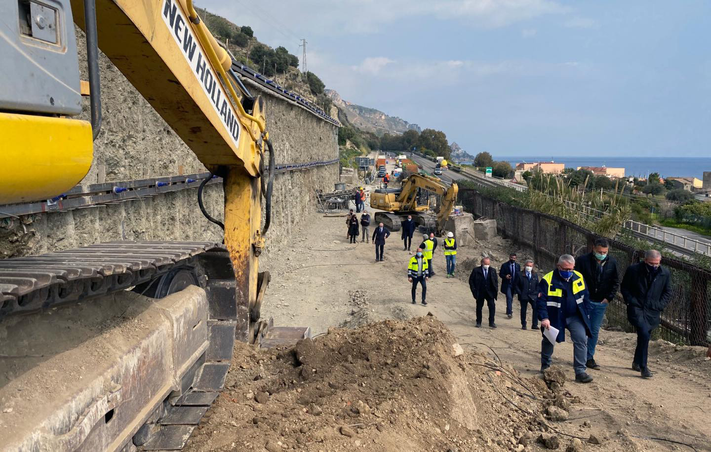 A18, lavori frana avanti tutta