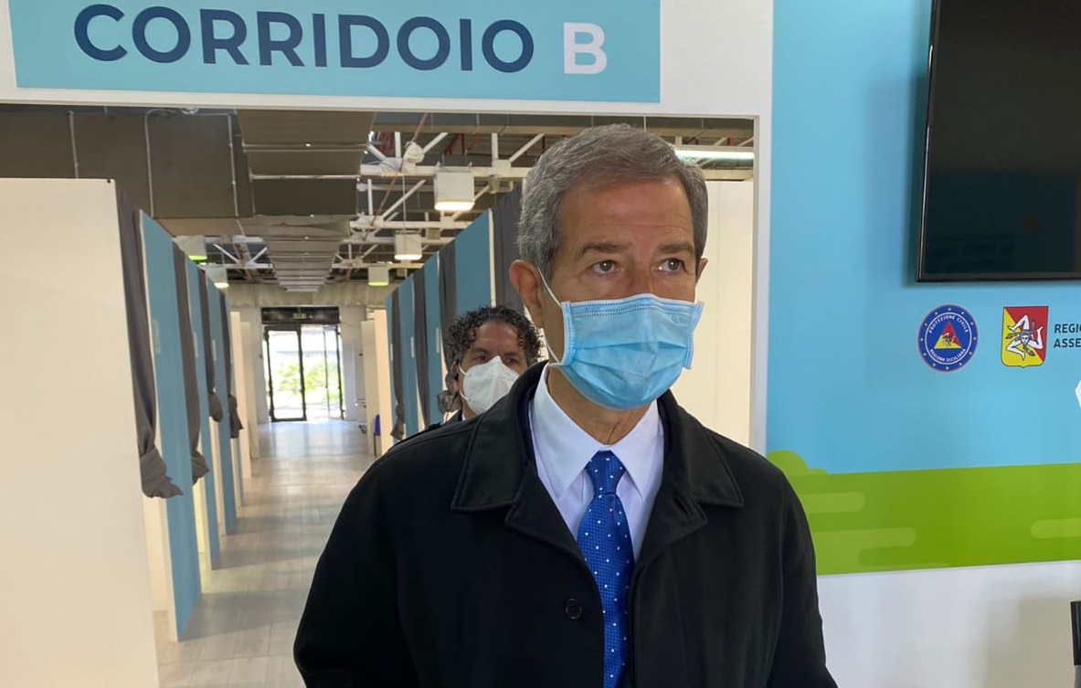 Vaccini di massa alla Fiera: si parte da domani