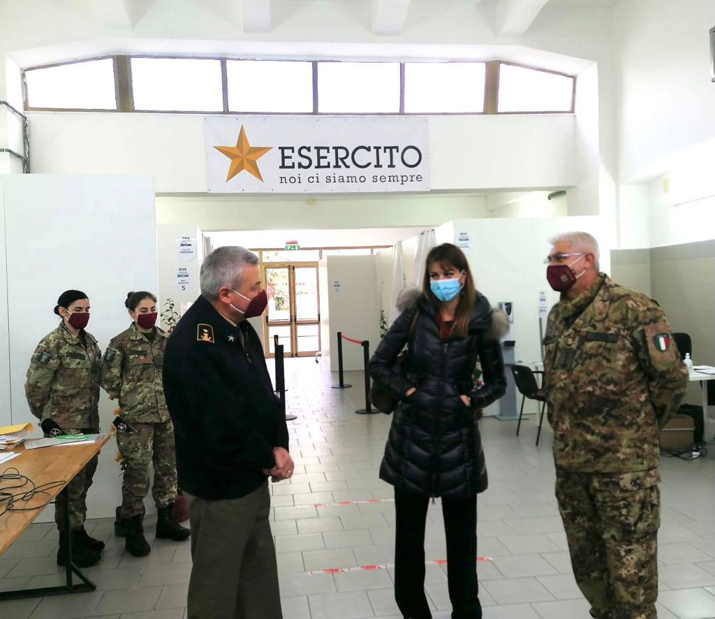 Siracusano loda l’efficienza dell’hub all’ex ospedale militare