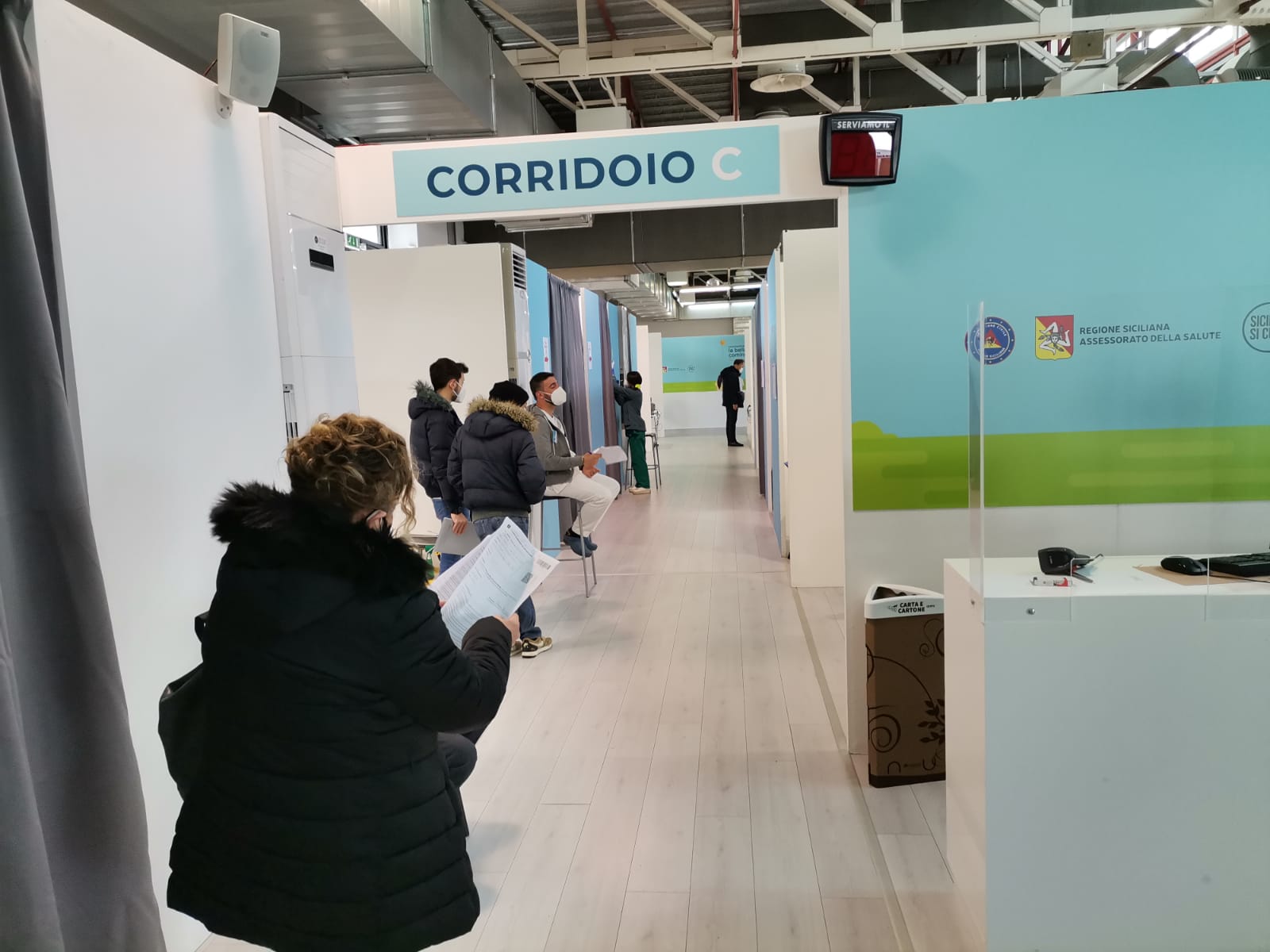 Vaccinazioni over 50, Hub Fiera aperto fino a mezzanotte