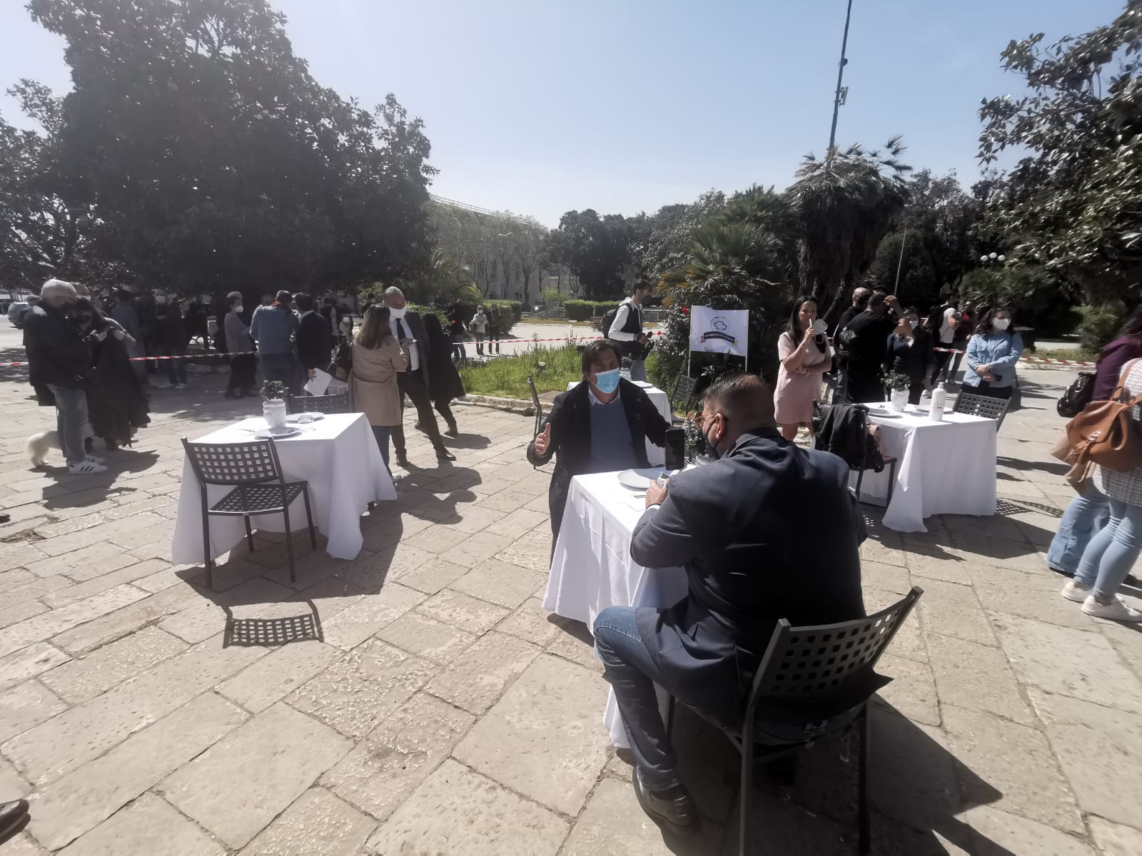 Ristorazione e wedding scendono in piazza: “Diteci come riaprire in sicurezza”