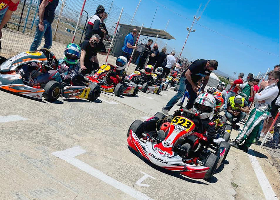 KARTING – Finale thrilling a Vittoria: Angelo Lombardo vince ma viene squalificato