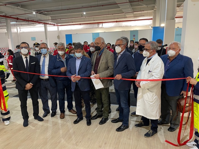 Inaugurato l’hub vaccinale al Lumbi, Taormina può accelerare