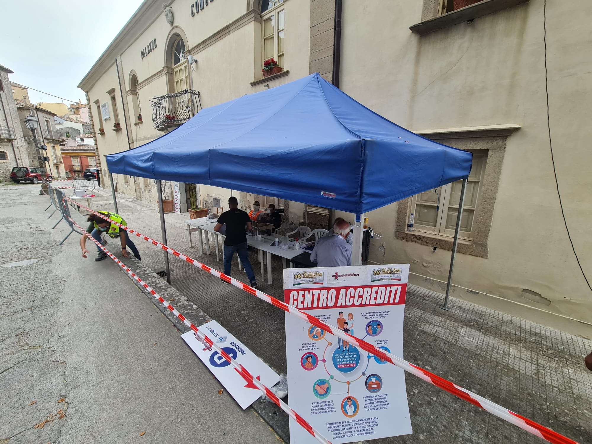 SLALOM – Grande bagarre tra i piloti partecipanti al 26° Slalom Rocca di Novara