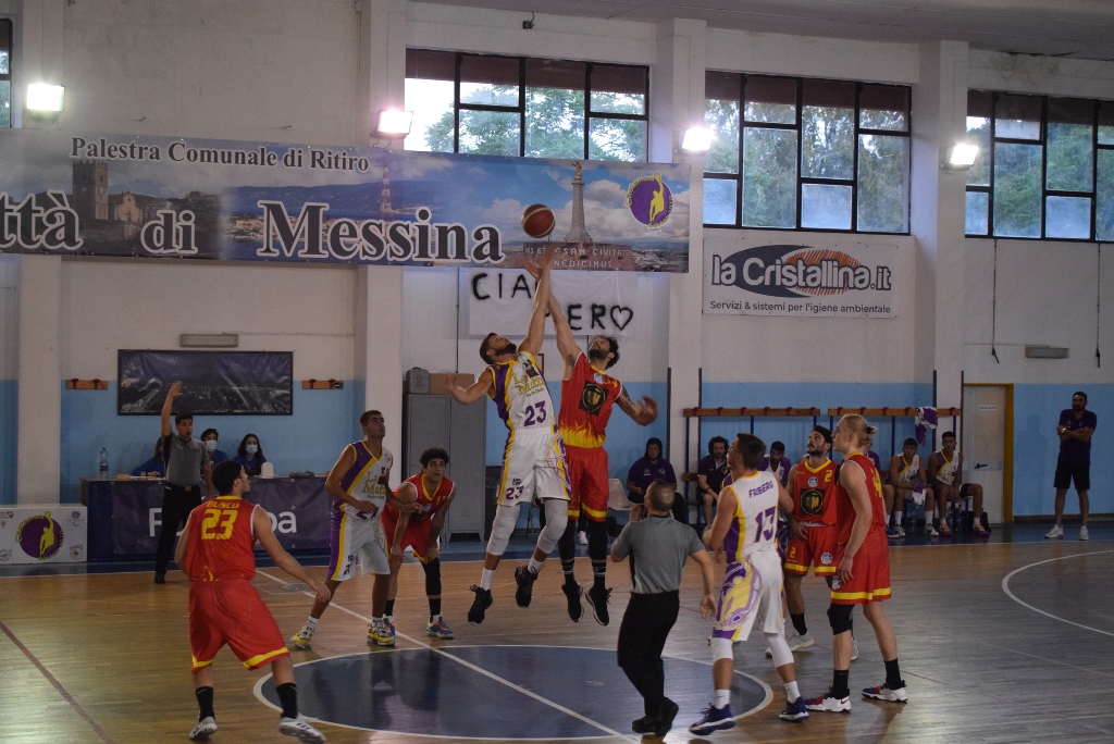 BASKET – Gold & Gold Messina espugna Castanea e vola in finale playoff