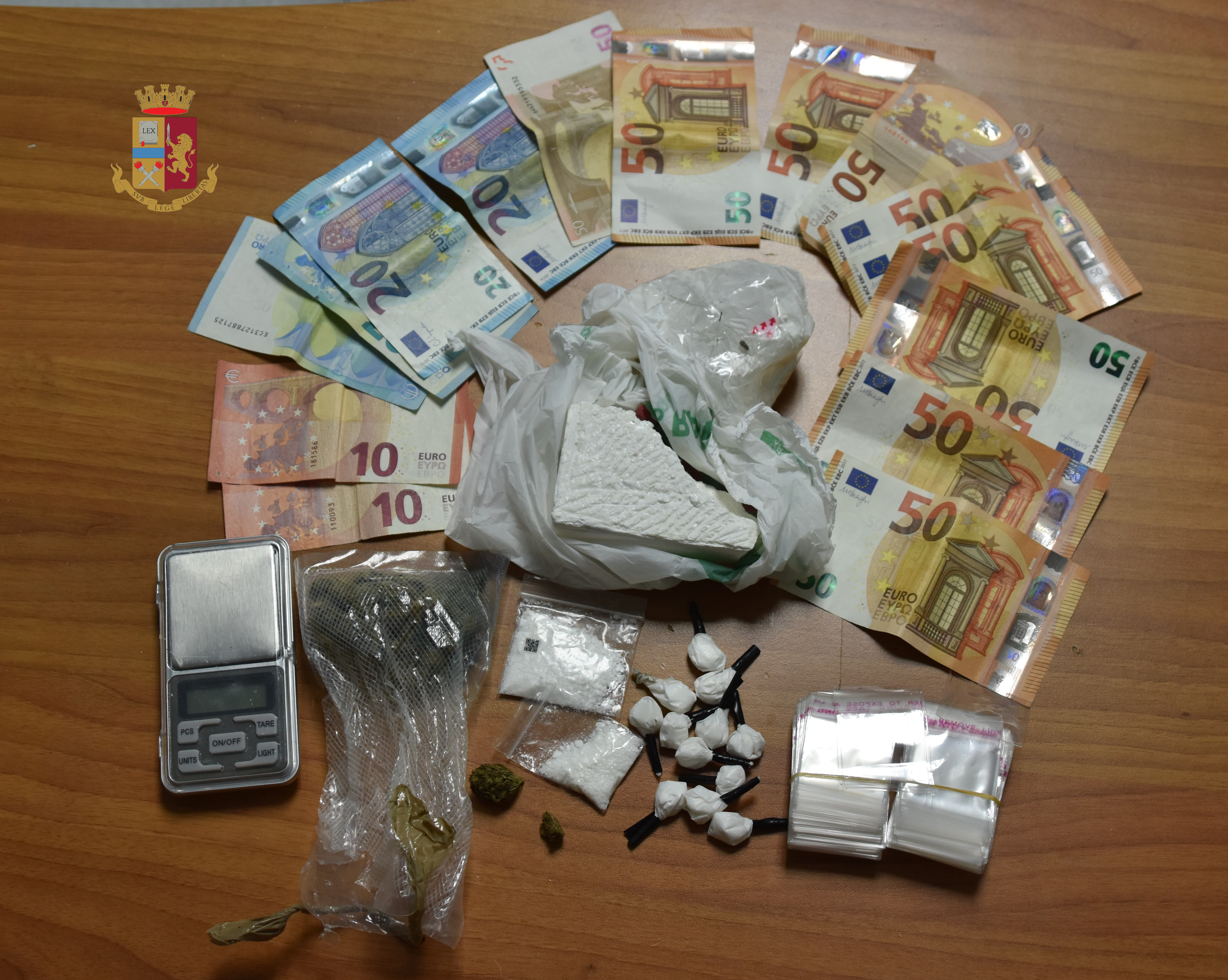 Pusher in manette a Milazzo, sequestrati 180 grammi di cocaina