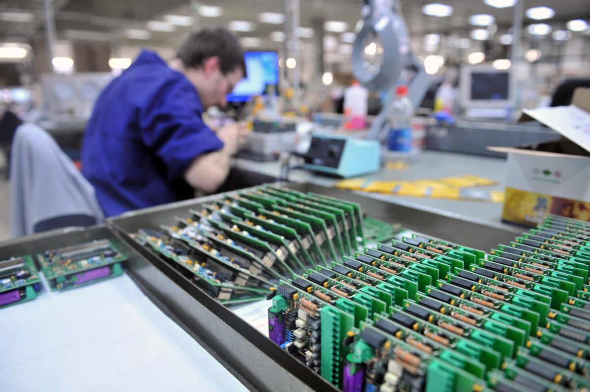 A maggio in calo la produzione industriale