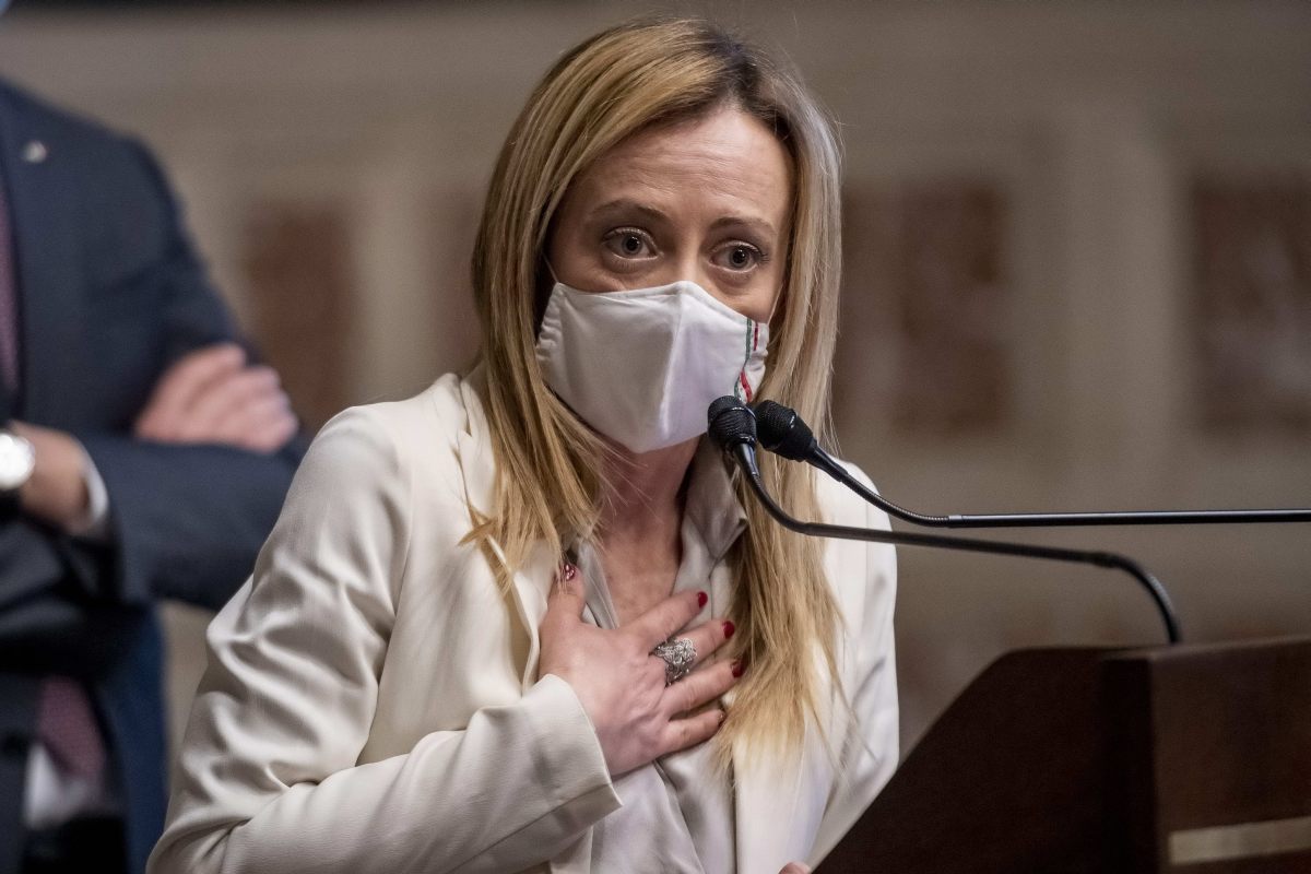 Meloni “Raggelante idea Green Pass per partecipare a vita sociale”