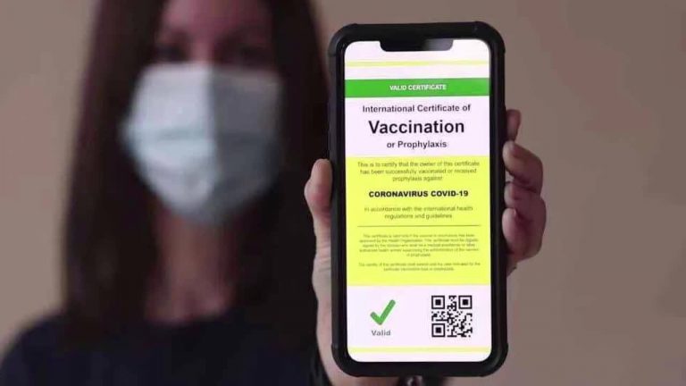 Si accende il dibattito sul Green Pass “alla francese“