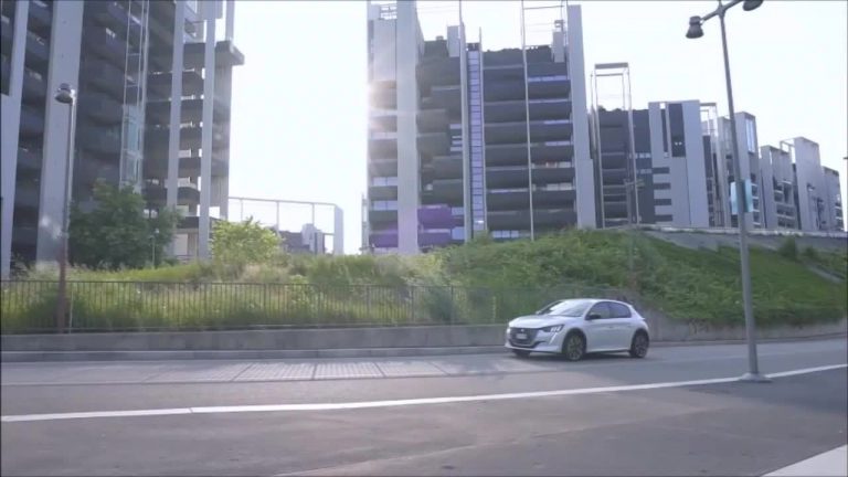 Peugeot e-208, 100% appagante e rispettosa dell’ambiente